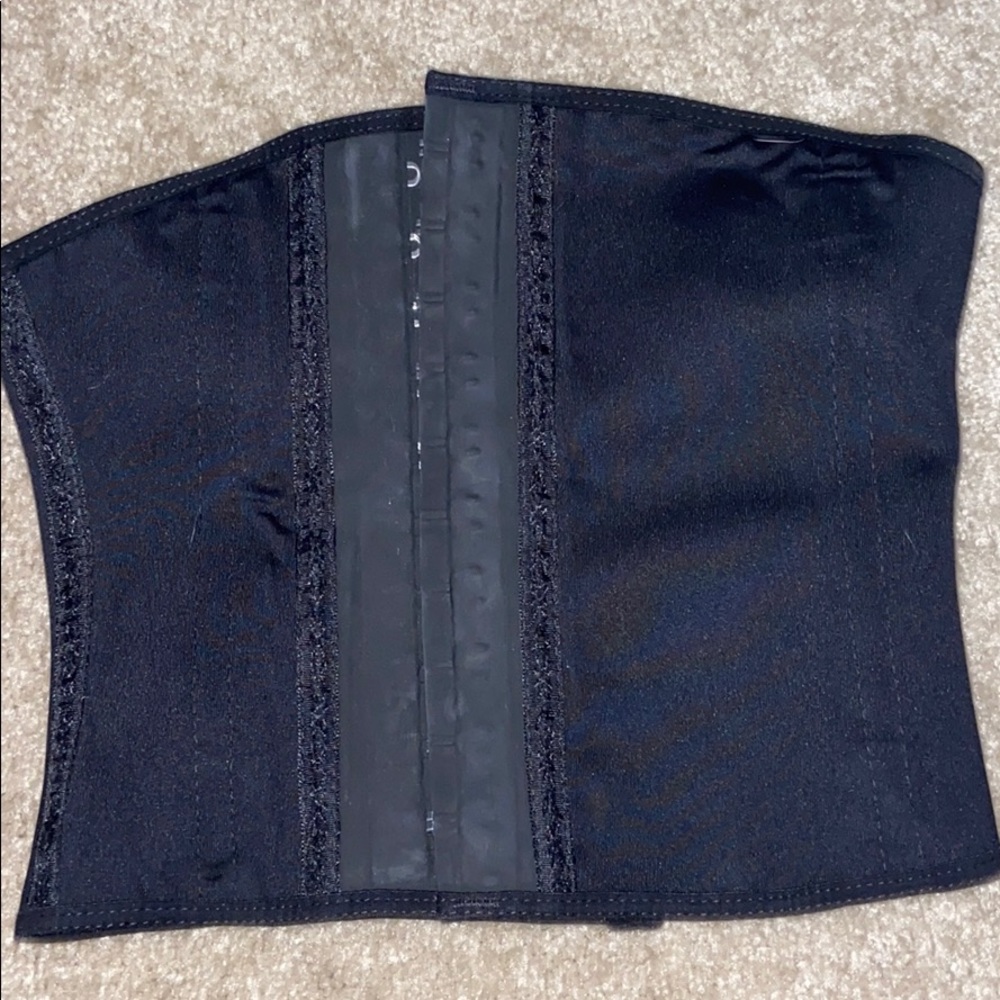 Waist trainer